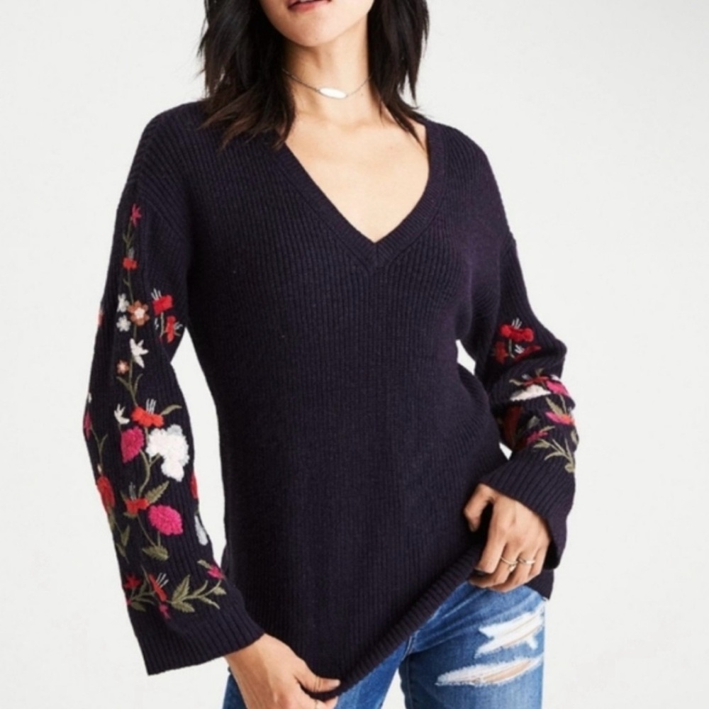 American eagle floral detail sweater